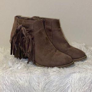 Ankled heel boot size 8